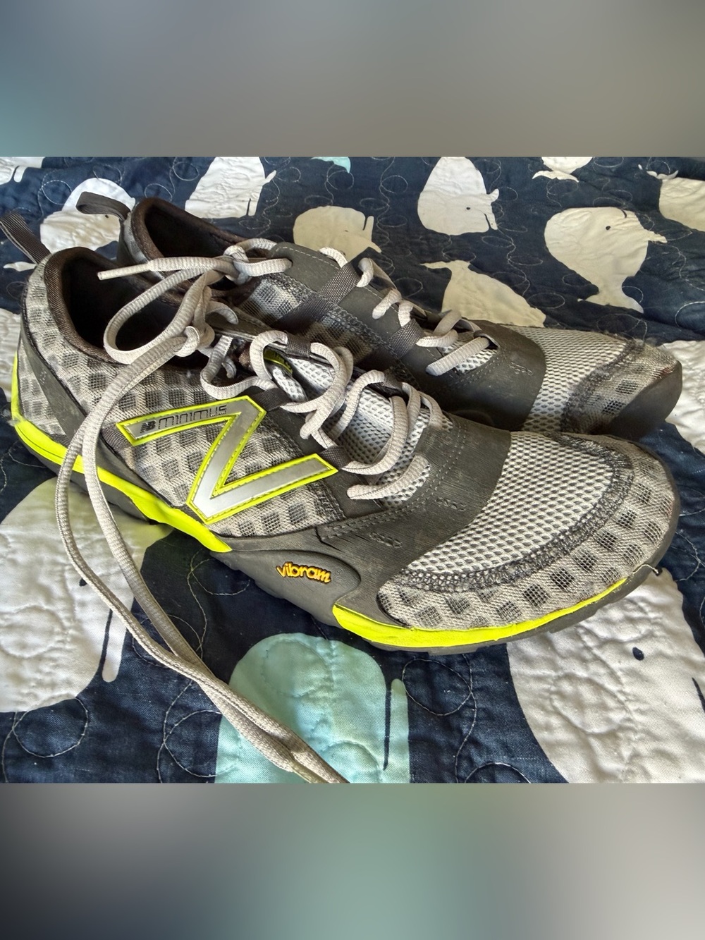 New Balance Minimus mens training shoe SZ 10 D grey and green